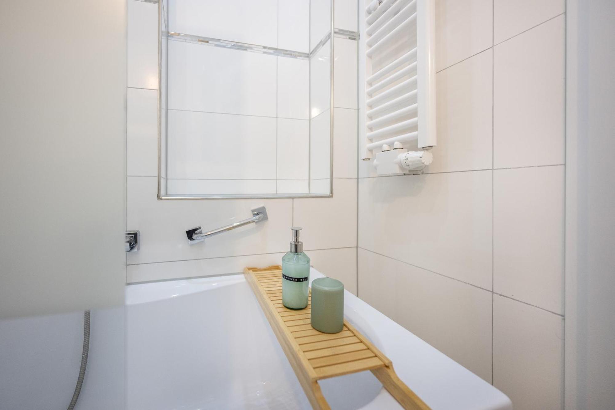 Wohlfuehlwohnung Mit 25 Qm Terrasse, Netflix 科布倫茨 外观 照片